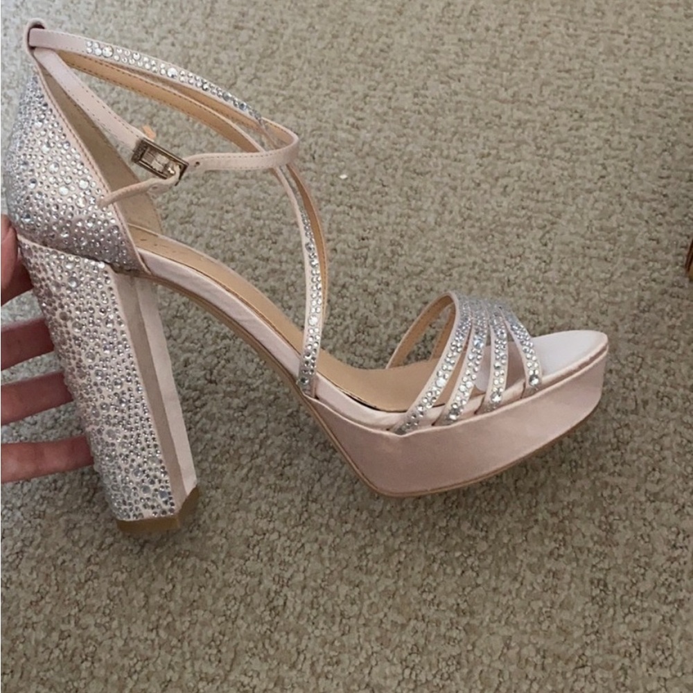 Jewel by Badgley Mischka platform shoes
